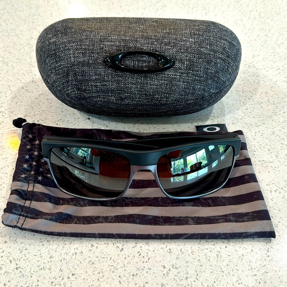 Oakley TwoFace - Prizm Polarized Lenses and Matte Black Frame with Hard case